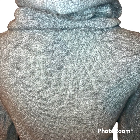 Women’s Volcom Heather-Gray Zip-Up Hoodie w/ a Raised Neck - Picture 14 of 16